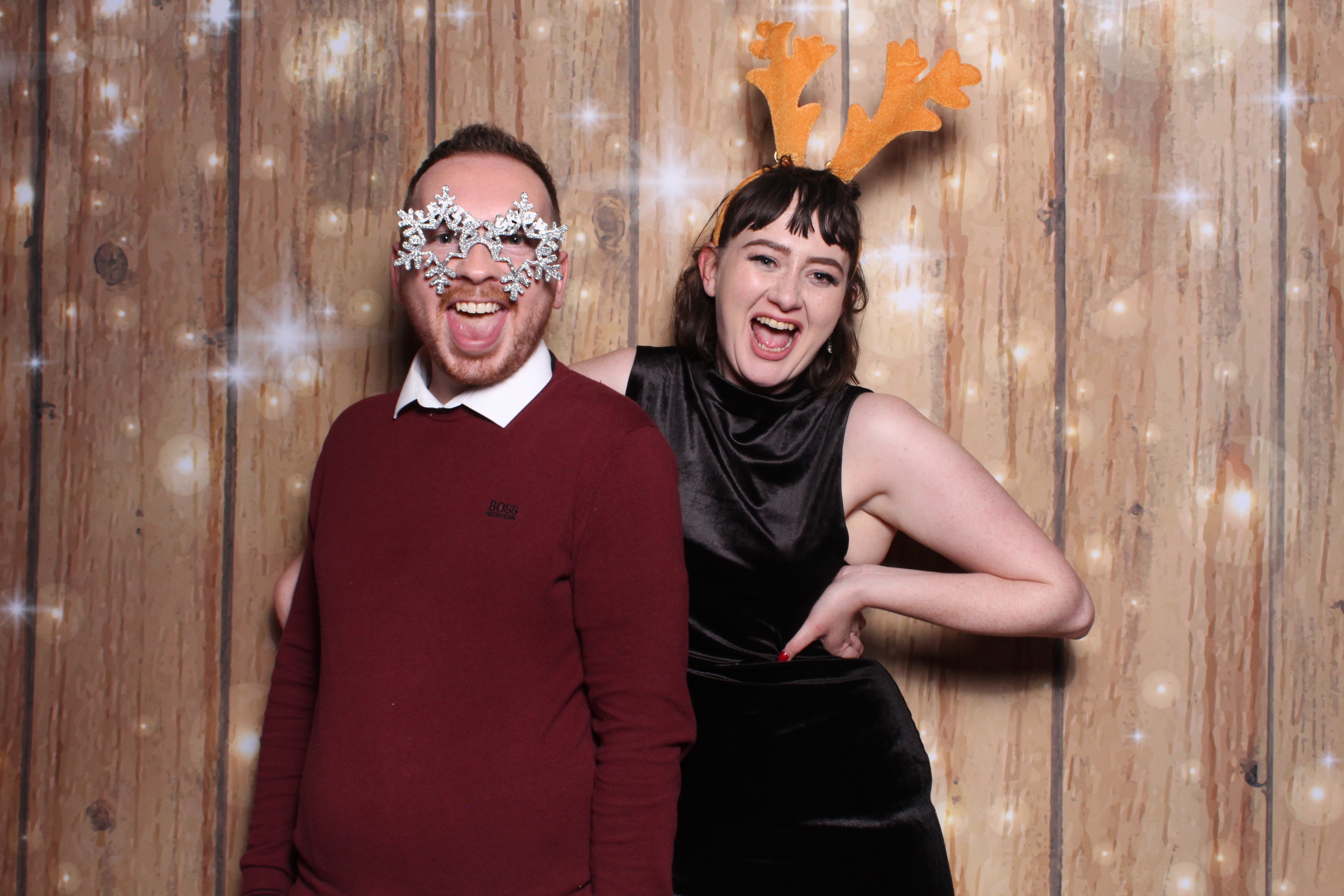 Tes Christmas party  | View more photos from the event at gallery.magicimages.uk/u/MagicImages/Tes-Christmas-party